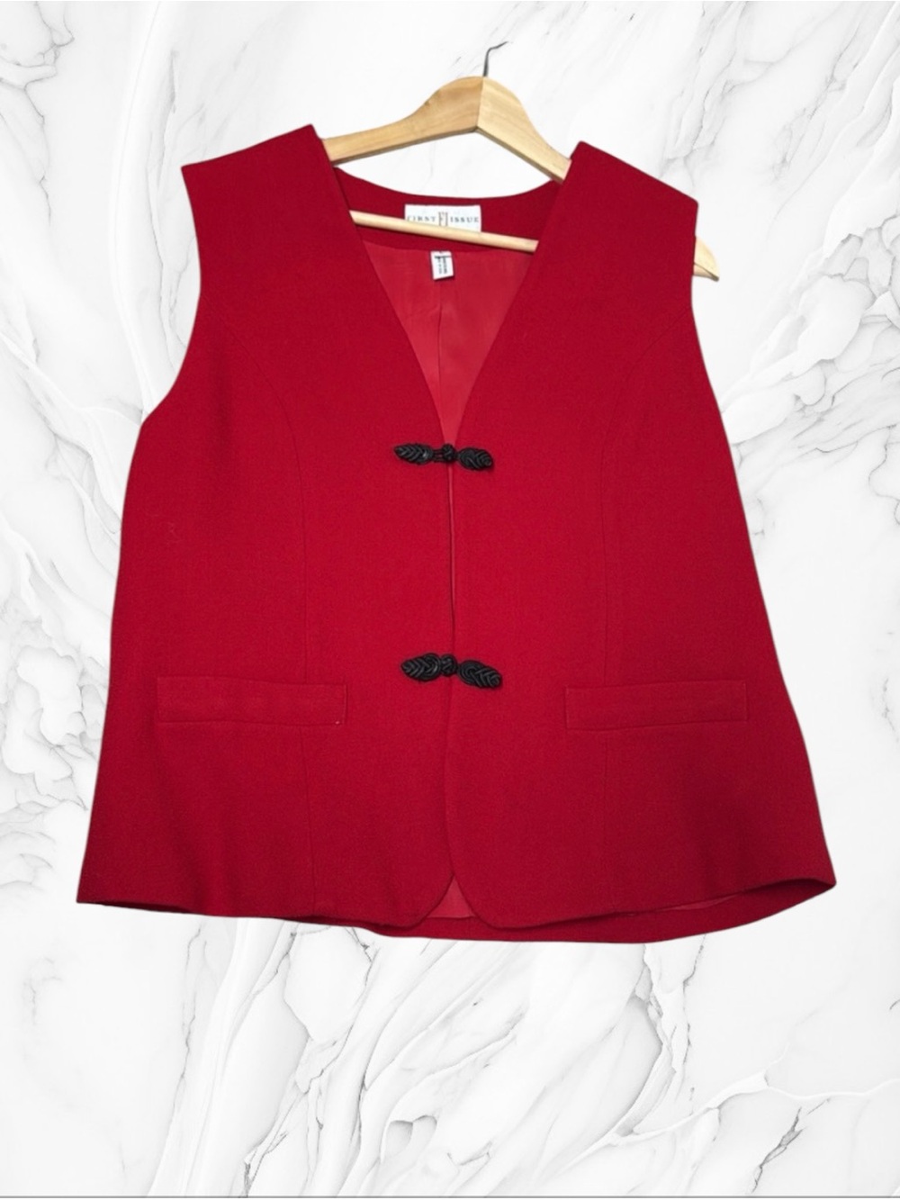 First Issue red toggle closure vest size large faux pockets wool US large